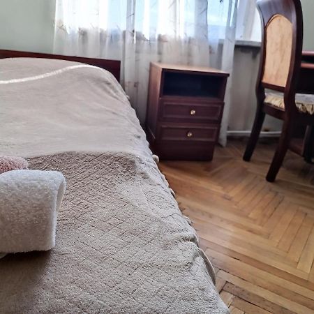 Metro Guest House Ереван Екстериор снимка