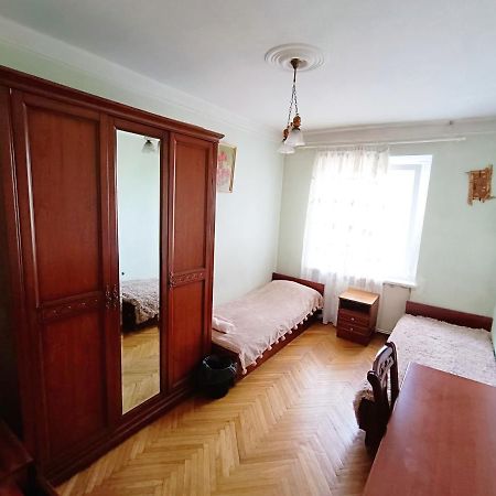 Metro Guest House Ереван Екстериор снимка